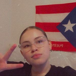 Meet your Posher, Mia